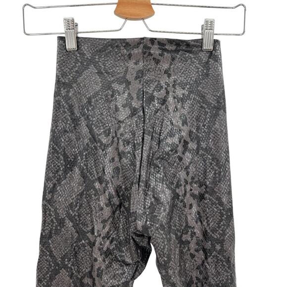 Commando Faux Leather Legging with Control Gray‎ Snake Print Size Small - Picture 7 of 9